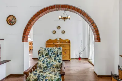 Casa pe 3 niveluri | Terasa cu priveliste | 3 parcari | Pozitie centrala - foto 13