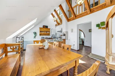 Casa pe 3 niveluri | Terasa cu priveliste | 3 parcari | Pozitie centrala - foto 16