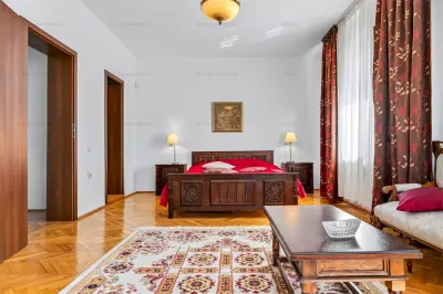 Casa pe 3 niveluri | Terasa cu priveliste | 3 parcari | Pozitie centrala - foto 19