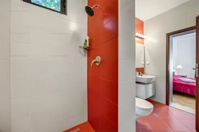 Casa pe 3 niveluri | Terasa cu priveliste | 3 parcari | Pozitie centrala - foto 20