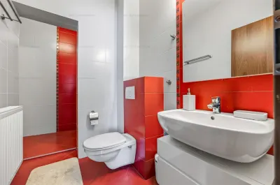 Casa pe 3 niveluri | Terasa cu priveliste | 3 parcari | Pozitie centrala - foto 21