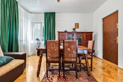 Casa pe 3 niveluri | Terasa cu priveliste | 3 parcari | Pozitie centrala - foto 23