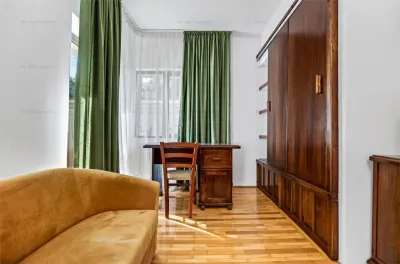 Casa pe 3 niveluri | Terasa cu priveliste | 3 parcari | Pozitie centrala - foto 26