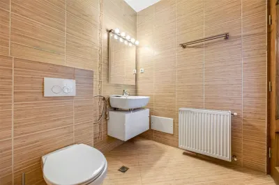 Casa pe 3 niveluri | Terasa cu priveliste | 3 parcari | Pozitie centrala - foto 27