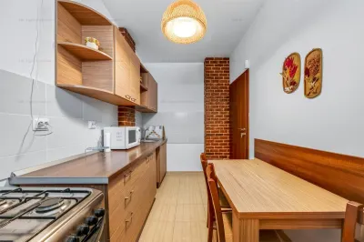 Casa pe 3 niveluri | Terasa cu priveliste | 3 parcari | Pozitie centrala - foto 34