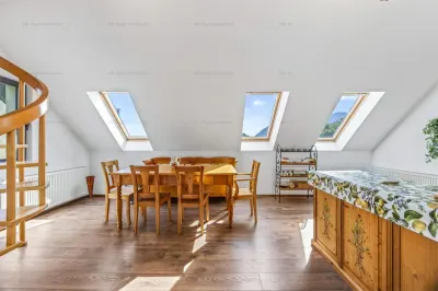 Casa pe 3 niveluri | Terasa cu priveliste | 3 parcari | Pozitie centrala - foto 5
