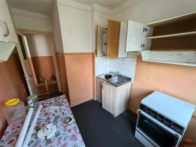 Apartament 2 camere, etaj 2, Zona Scoala 7 - Focsani