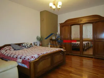 Zona Excelenta! Vanzare Casa Centru - zona Spital Judetean! - foto 13
