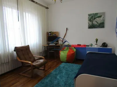 Zona Excelenta! Vanzare Casa Centru - zona Spital Judetean! - foto 15
