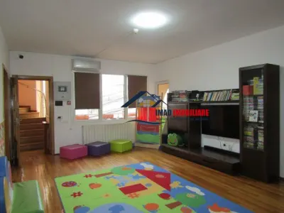Zona Excelenta! Vanzare Casa Centru - zona Spital Judetean! - foto 23