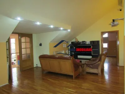 Zona Excelenta! Vanzare Casa Centru - zona Spital Judetean! - foto 35
