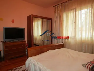 Zona Excelenta! Vanzare Casa Centru - zona Spital Judetean! - foto 8