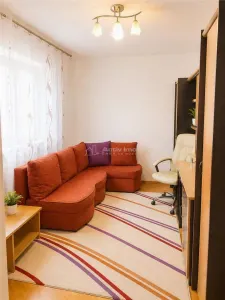 Oras Ulmeni Apartament 3 Camere Etaj 1 cu garaj si boxa - foto 4