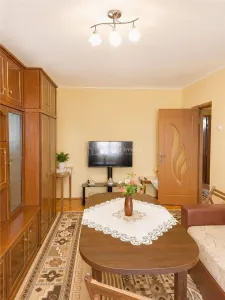 Oras Ulmeni Apartament 3 Camere Etaj 1 cu garaj si boxa - foto 5