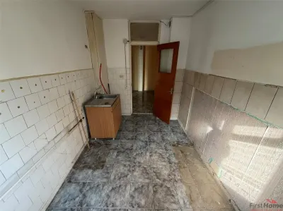 Apartament 3 camere, etaj 1, zona Centrala (fosta Autogara) 76 mp - foto 2