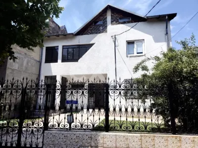 Etaj+Mansardă de vanzare | Targoviste Zona Inspectoratului Scolar|90 mp+Mansardă - Targoviste