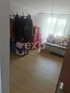 Casă spațioasă de închiriat în Ungureni – Dambovita - foto 12