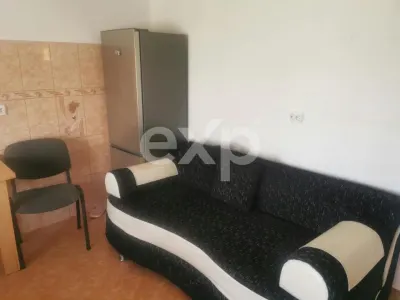 Casă spațioasă de închiriat în Ungureni – Dambovita - foto 13