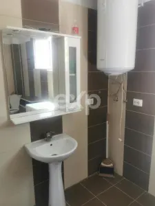 Casă spațioasă de închiriat în Ungureni – Dambovita - foto 17
