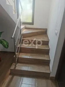 Casă spațioasă de închiriat în Ungureni – Dambovita - foto 4