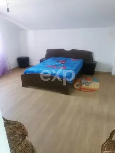 Casă spațioasă de închiriat în Ungureni – Dambovita - foto 6