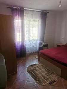 Casă spațioasă de închiriat în Ungureni – Dambovita - foto 8