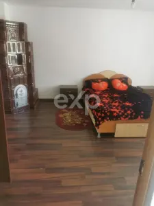 Casă spațioasă de închiriat în Ungureni – Dambovita - foto 9