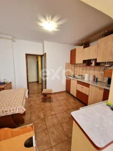 Apartament 3 camere de vânzare –Etaj 2, Micro 12 - foto 3