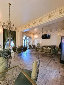 CAFENEA &amp; RESTAURANT BISTRO DE VANZARE –  CENTRUL VECHI TARGOVISTE - foto 4