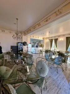 CAFENEA &amp; RESTAURANT BISTRO DE VANZARE –  CENTRUL VECHI TARGOVISTE - foto 5