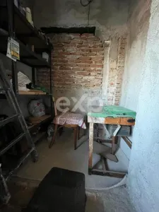 COMISION 0 Vanzare casa + teren 668 mp de renovat Greci Dambovita - foto 5