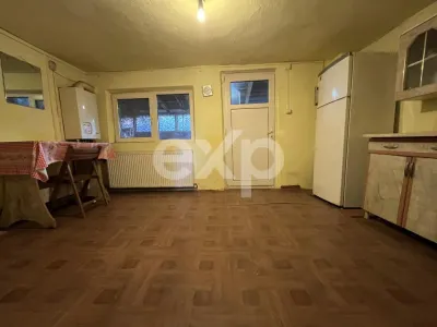 Casa pe parter 3 camere ingrijita curte si gradina Gaesti Nord - foto 21