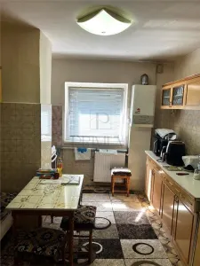 LIPOVEI - ETAJ 1 - 4 CAMERE - 3 BALCOANE - CENTRALA PROPRIE - DECOMANDAT - GARAJ+ BOXA - foto 4