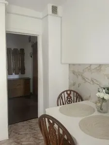 Decomandat cu 2 bai si 2 balcoane, model mare - foto 3