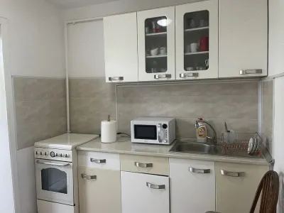 Decomandat cu 2 bai si 2 balcoane, model mare - foto 5