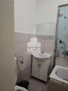 Etaj 2/4 in bloc de caramida, linga Prefectura - foto 5