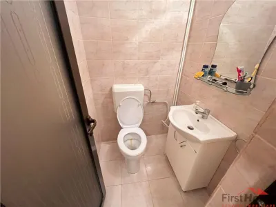 Apartament 3 camere, ultracentral, etaj 9, renovat ,mobilata si utilat - foto 11