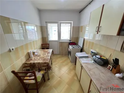 Apartament 3 camere, ultracentral, etaj 9, renovat ,mobilata si utilat - foto 4