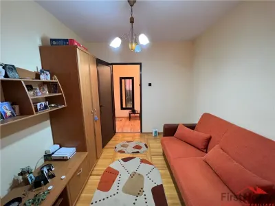 Apartament 3 camere, ultracentral, etaj 9, renovat ,mobilata si utilat - foto 5