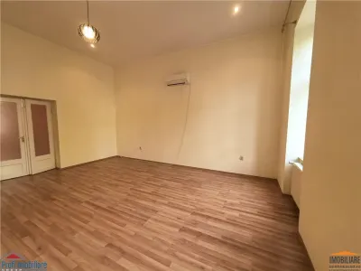 Apart 3 camere etaj 1 la KM 0 - Primaria Arad - foto 15
