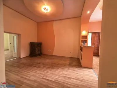 Apart 3 camere etaj 1 la KM 0 - Primaria Arad - foto 5