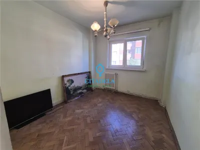 Apartament 4 camere Cetate etaj1,garaj,123000 euro - foto 7