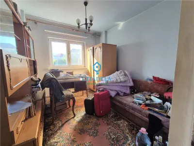 Apartament 4 camere Cetate etaj1,garaj,123000 euro - foto 9