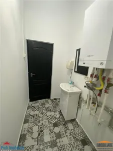 Inchiriez Spatiu  Comercial cu intrare din Bulevard - foto 14