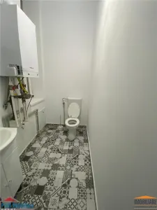 Inchiriez Spatiu  Comercial cu intrare din Bulevard - foto 17