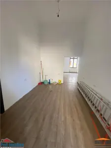 Inchiriez Spatiu  Comercial cu intrare din Bulevard - foto 19