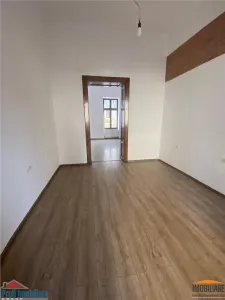 Inchiriez Spatiu  Comercial cu intrare din Bulevard - foto 21