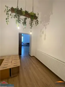 Inchiriez Spatiu  Comercial cu intrare din Bulevard - foto 4