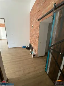 Inchiriez Spatiu  Comercial cu intrare din Bulevard - foto 5