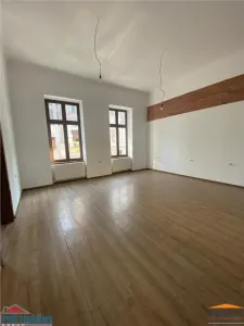Inchiriez Spatiu  Comercial cu intrare din Bulevard - foto 6